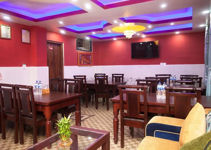 Oyo 622 Khotang Hotel 3*